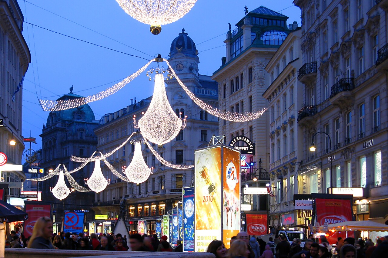 Вена. Улица Грабен в новогодней иллюминации