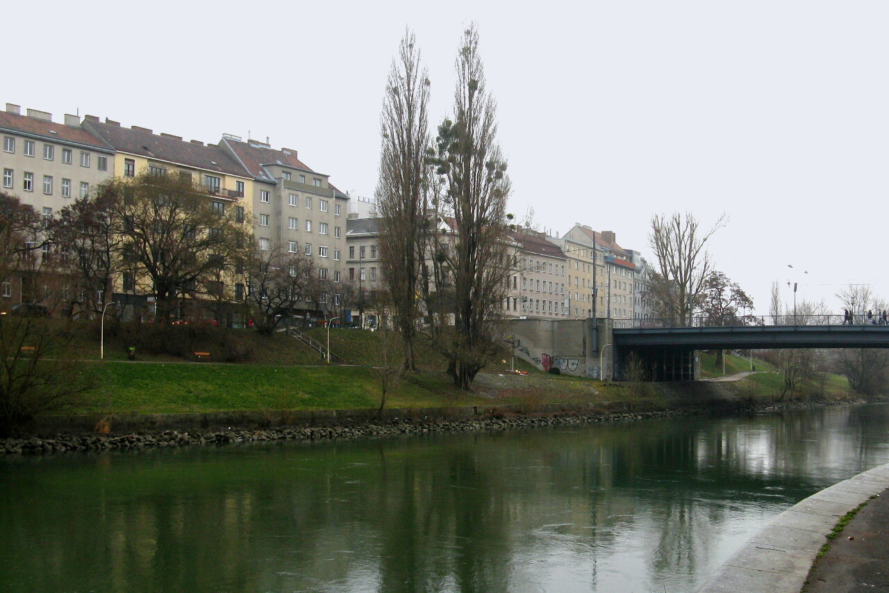 Hundertwasser Promenade, Donaukanal, Vienna