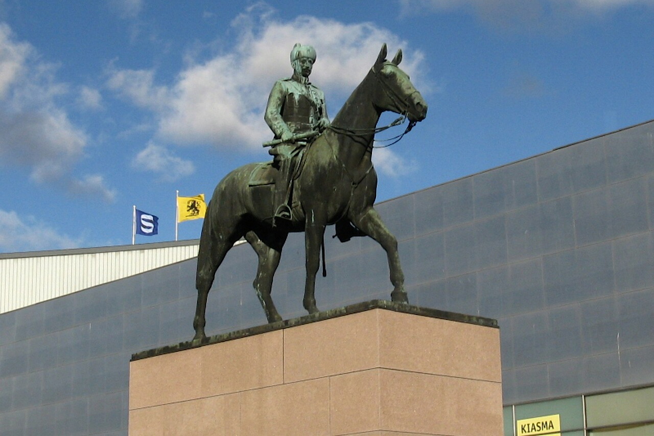 Памятник маршалу Маннергейму, Хельсинки