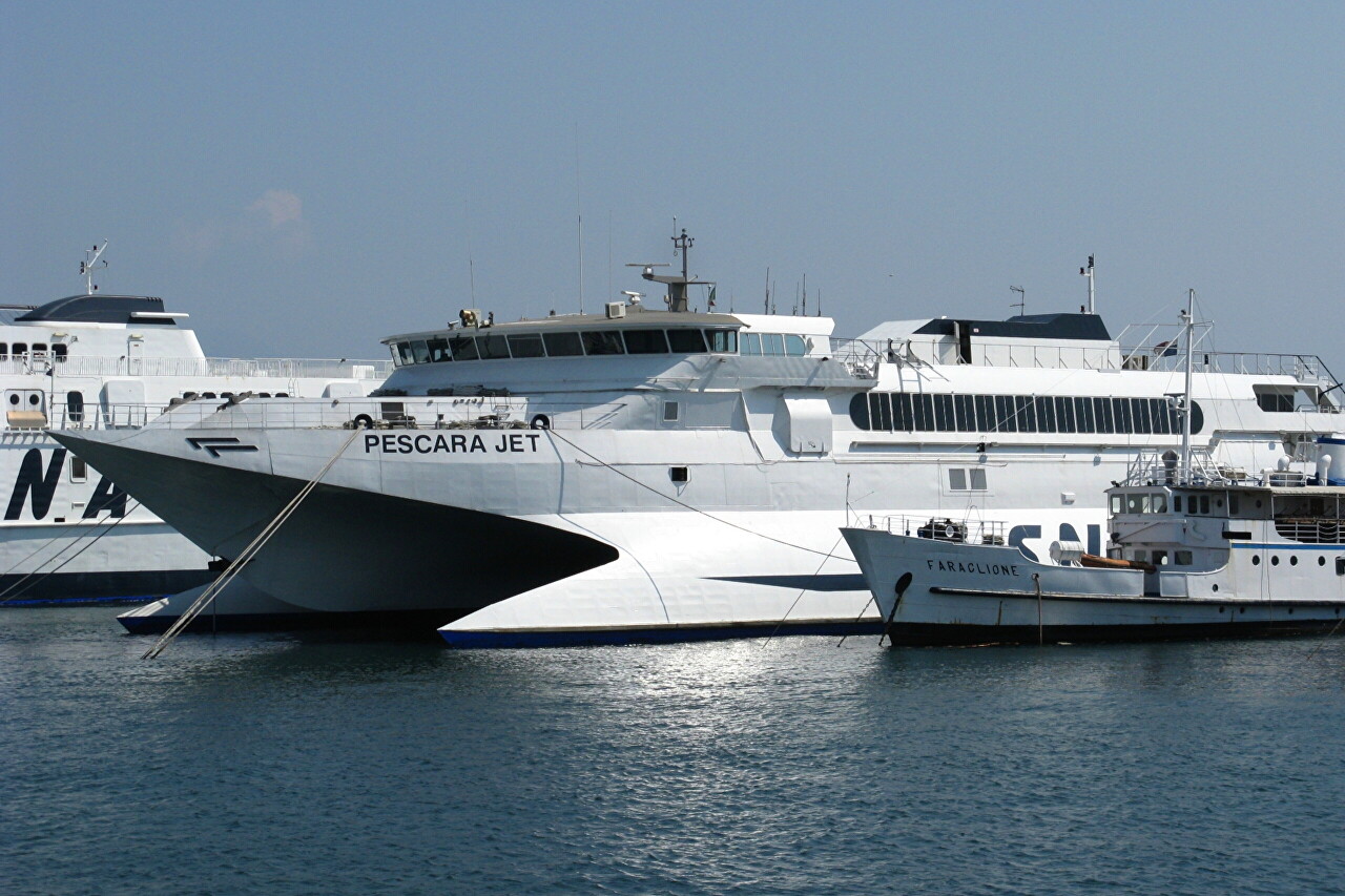 Pescara Jet ferry, Naples