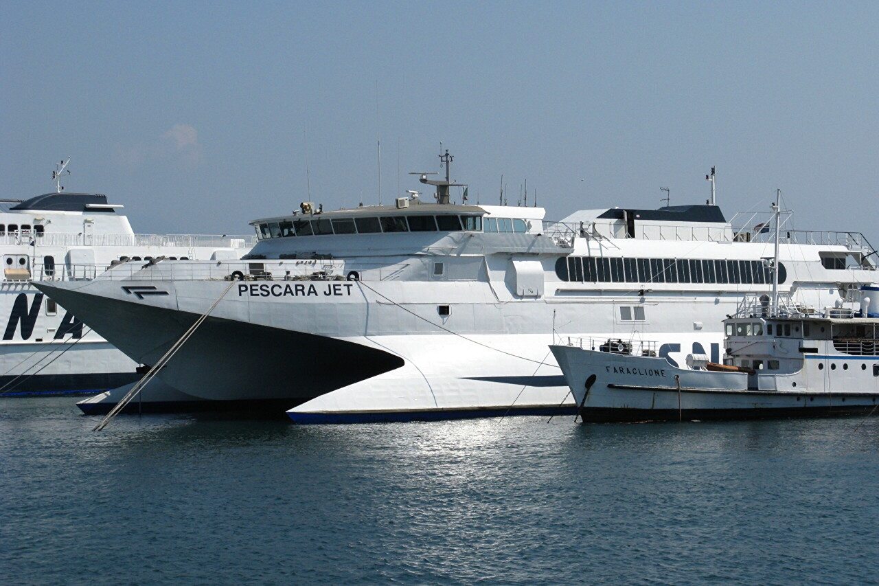 Pescara Jet and Croazia Jet Fast Ferries in Naples