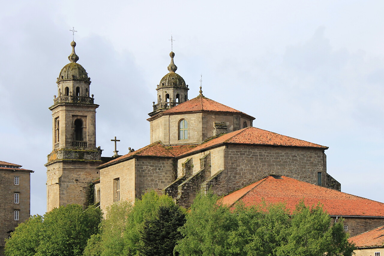 From Santiago de Compostela to Porto