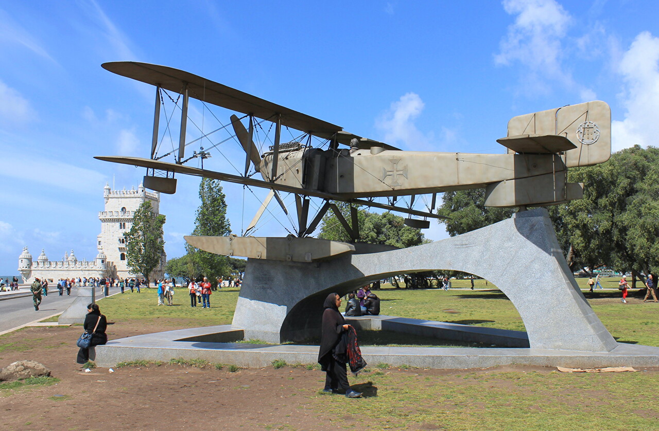 Fairey III-D MkII seaplane. Monument to the first flight across the South Atlantic, Lisbon