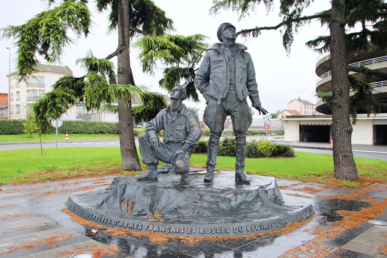 Monument to the Normandy-Niemen regiment in Le Bourget