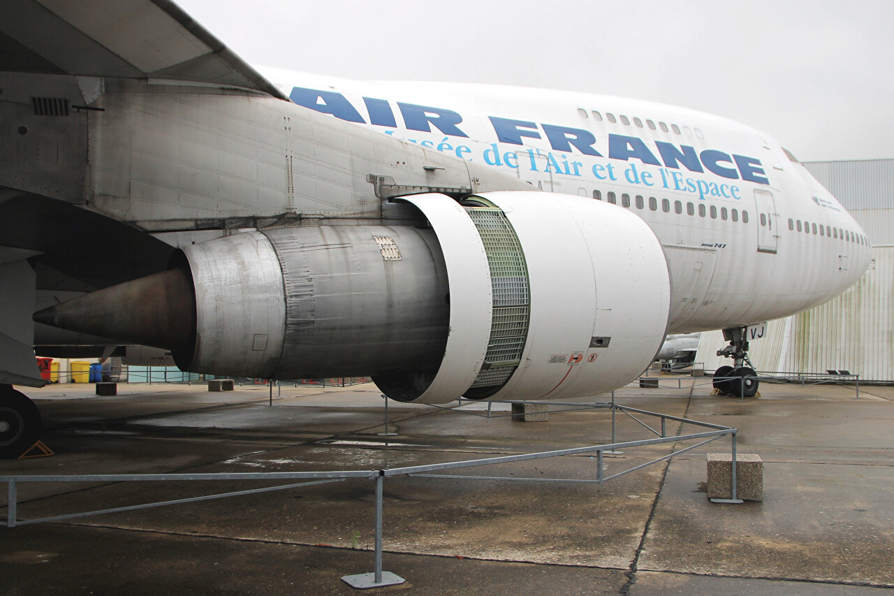 Boeing 747-128 passenger plane, Le Bourget