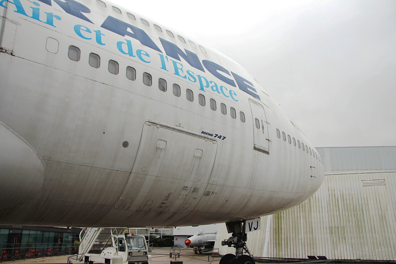 Boeing 747-128 passenger plane, Le Bourget