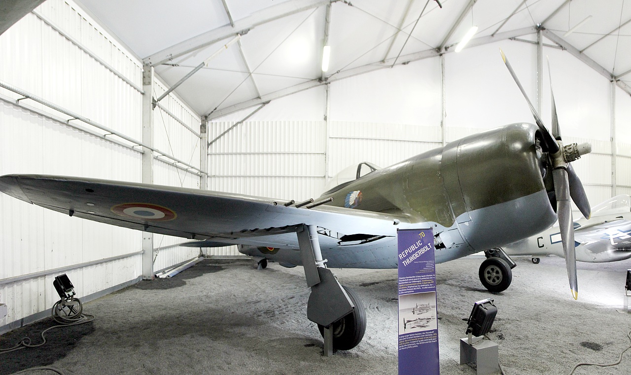 Истребитель-бомбардировщи P-47D 'Тандеболт' (Ле-Бурже)