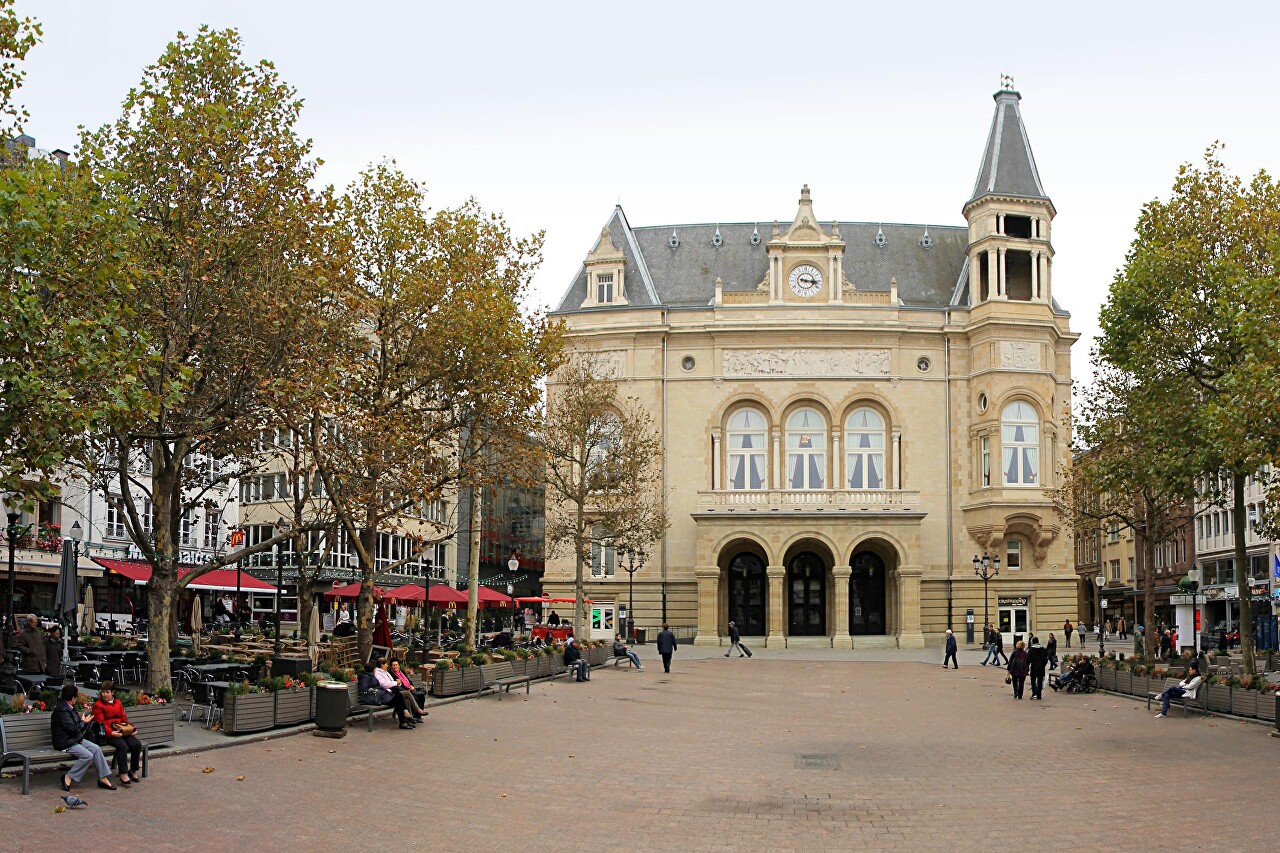 Площадь оружия, Люксембург