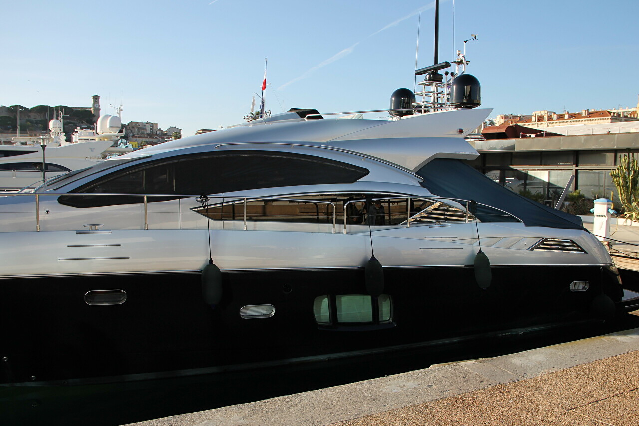Yacht Claremont, Cannes