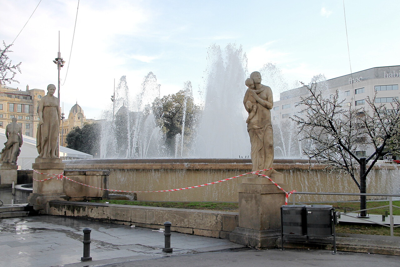 Новогодняя Барселона. Площадь Каталонии (Plaza de Cataluña)