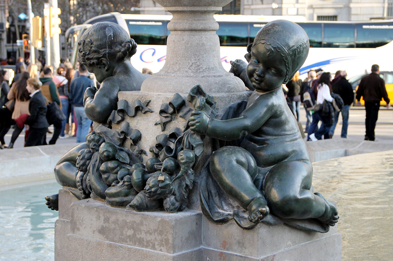 Six Putti Fountain, Barcelona