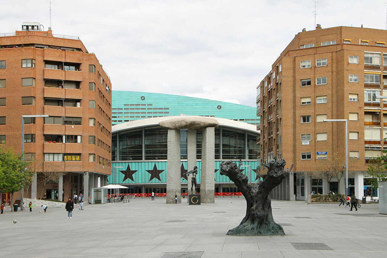 Salvador Dalí square, Madrid
