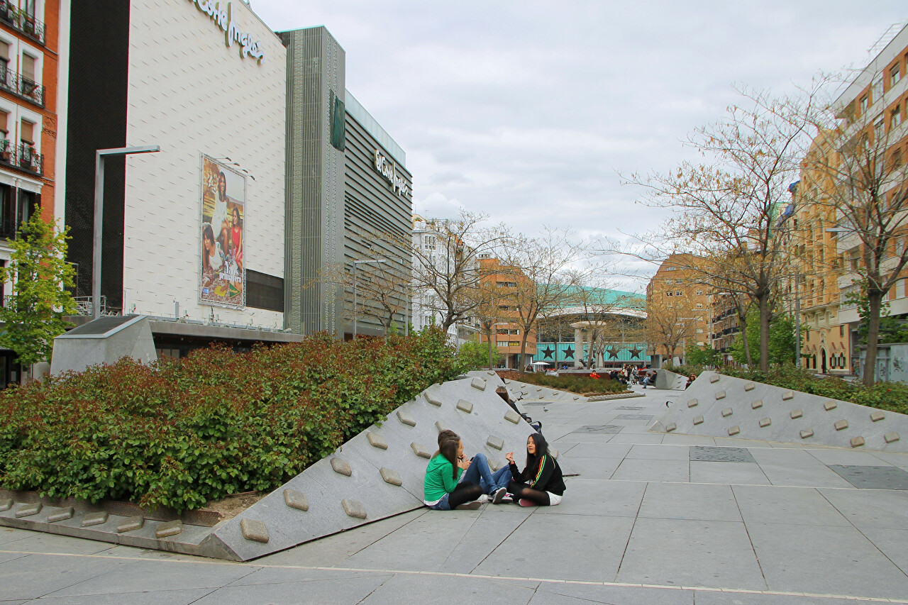 Plaza de Salvador Dalí, Madrid