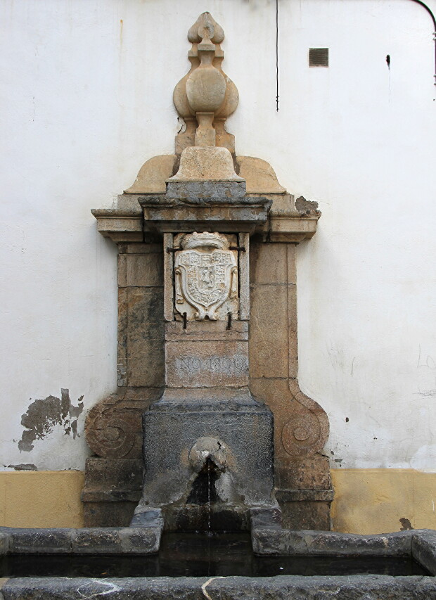 Fuente de la Plaza de San Rafael