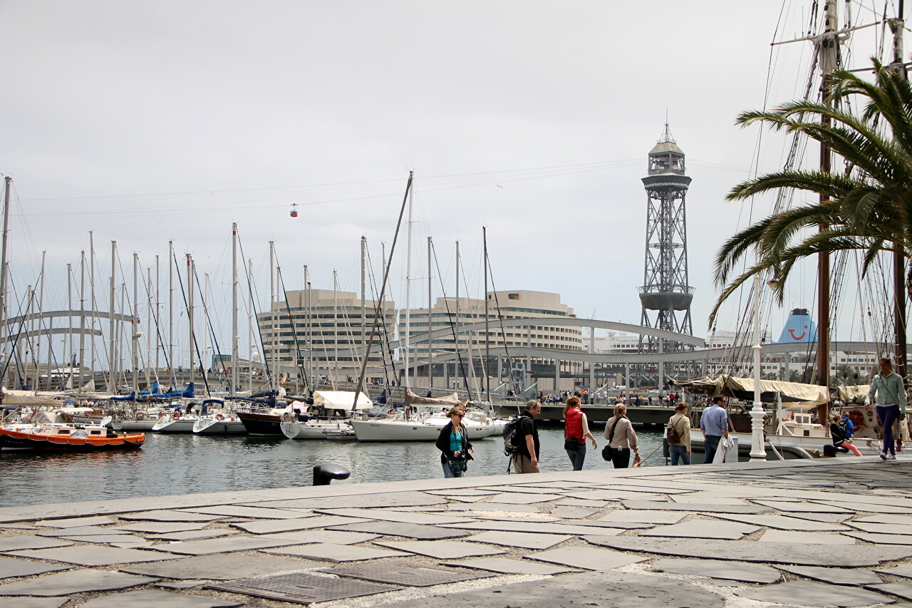 Mol de la Fusta Embankment, Barcelona