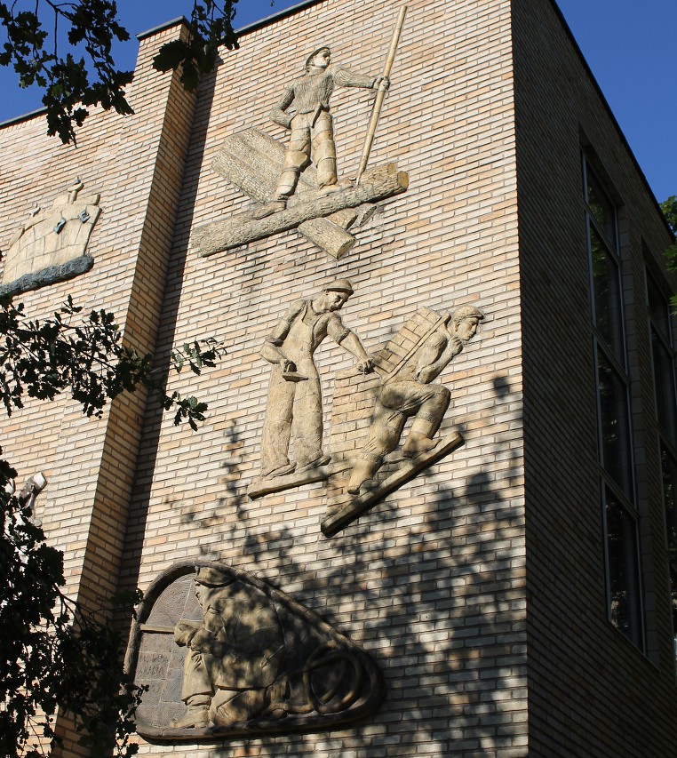 Helsinki School of Economics sculpture