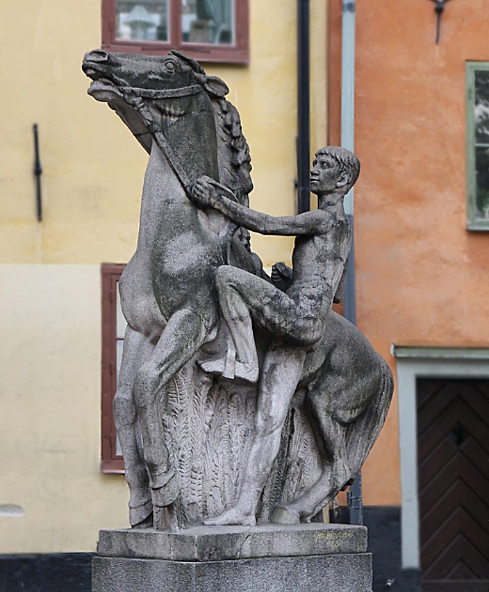 Скульптура 'Мальчик, взбирающийся на коня', Стокгольм