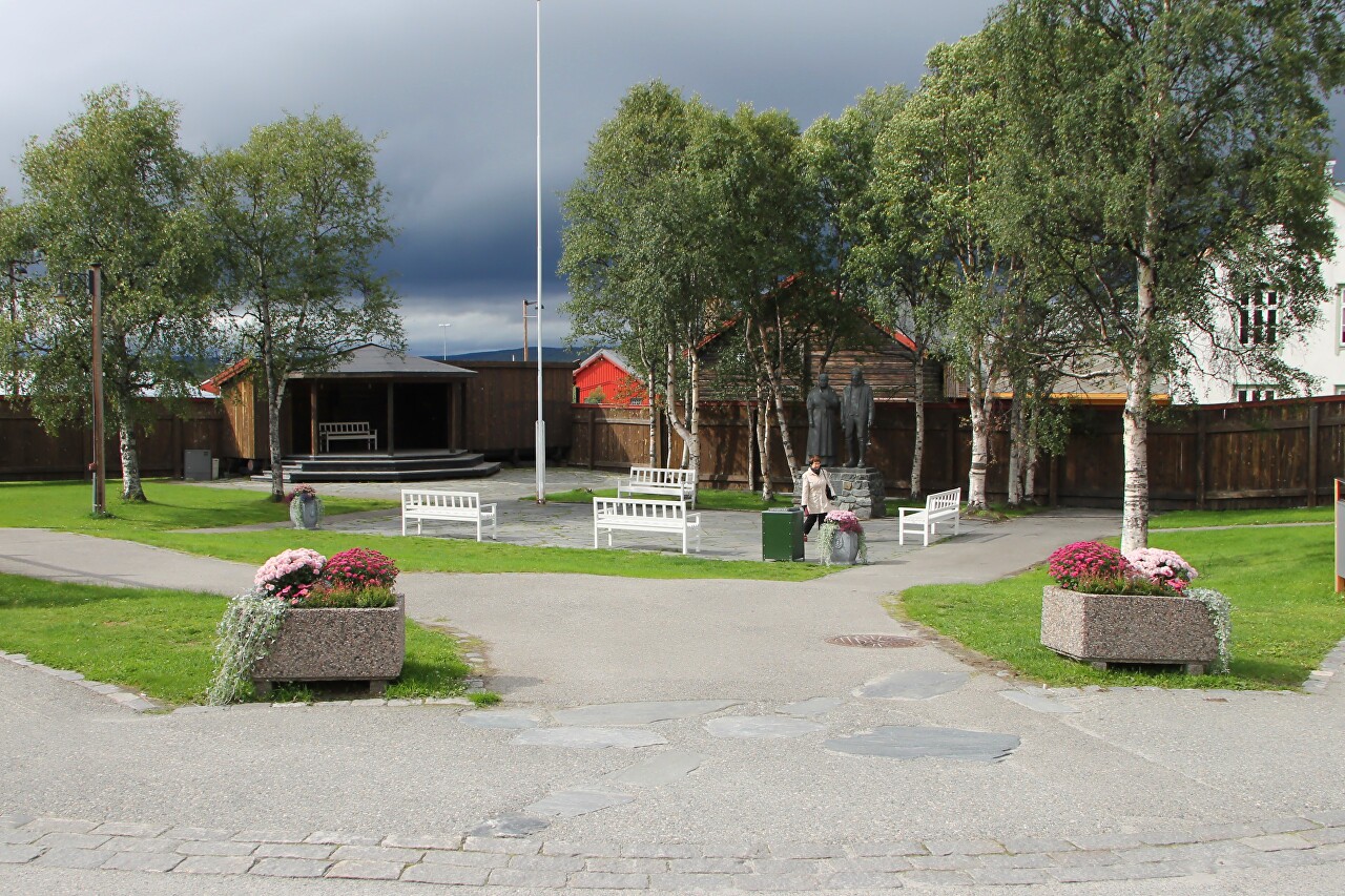 Miner and his Wife Monument, Røros