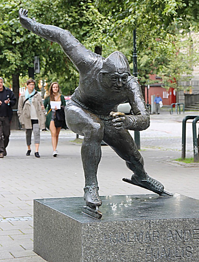 Trondheim, monument to skater Hjalmar Andersen