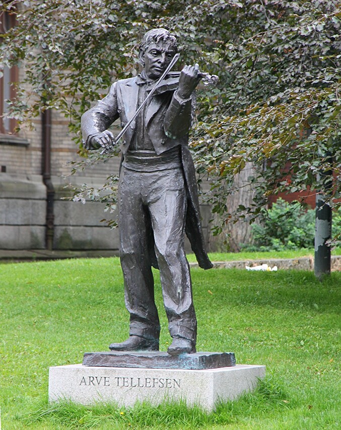 Trondheim, a monument to the violinist Arve Tellefsen