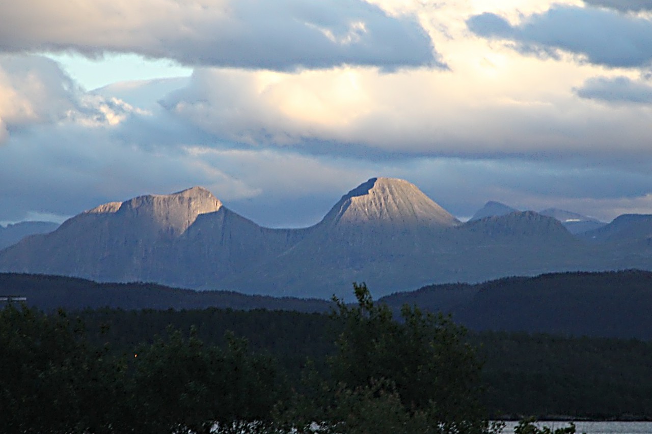 Reinheimen Mountains