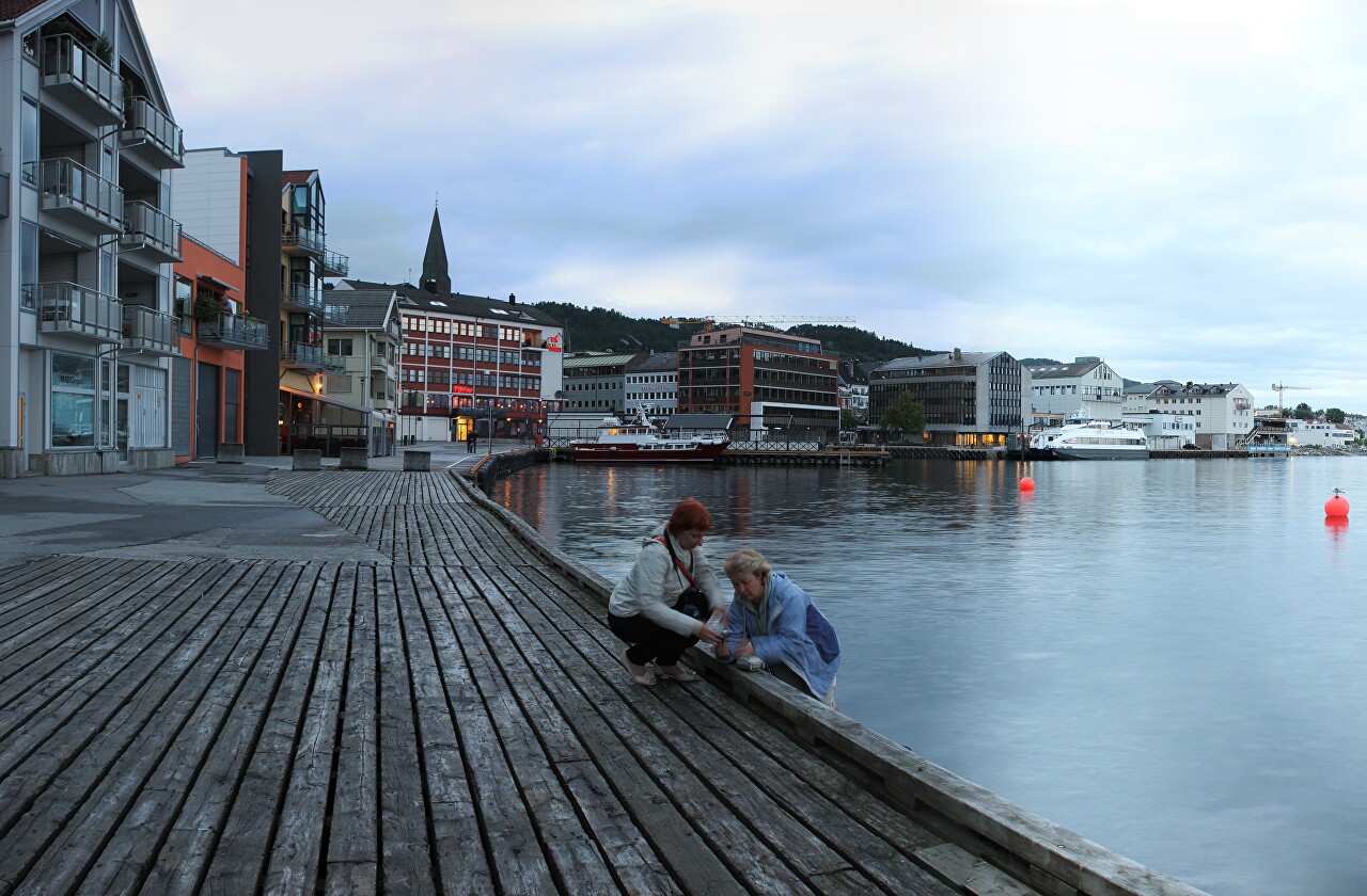 Hamnegata promenade, Molde