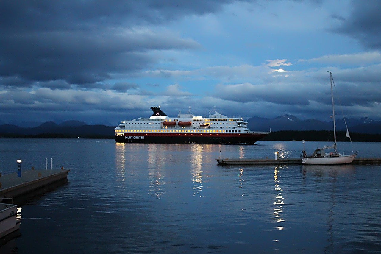 Hamnegata promenade, Molde