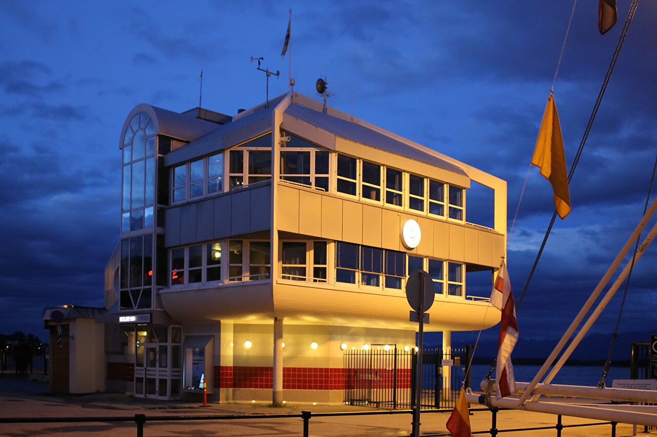 Hamnegata promenade, Molde