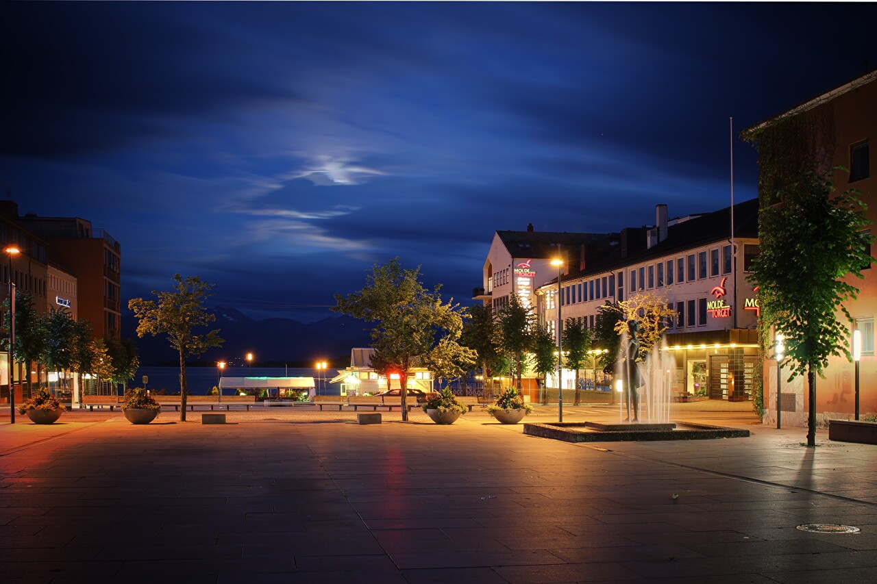 Moldetorget square, Molde