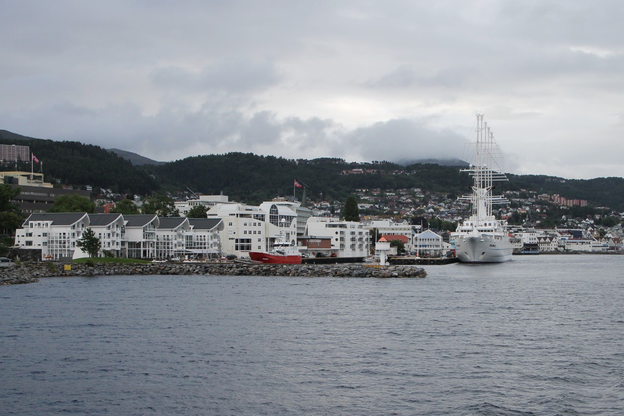 Along the Bank of Molde