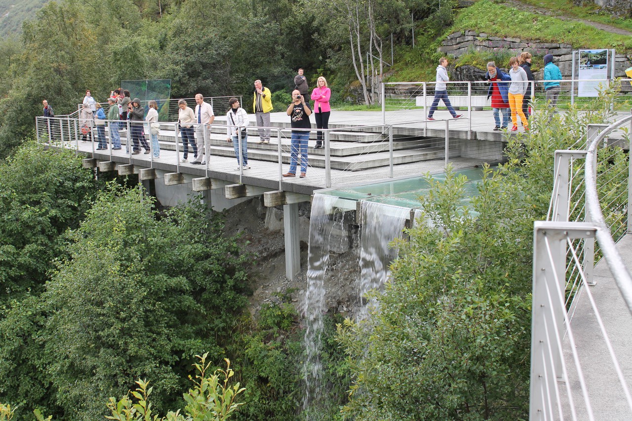 Geirangerfjord.  Ørnesvingen observation deck