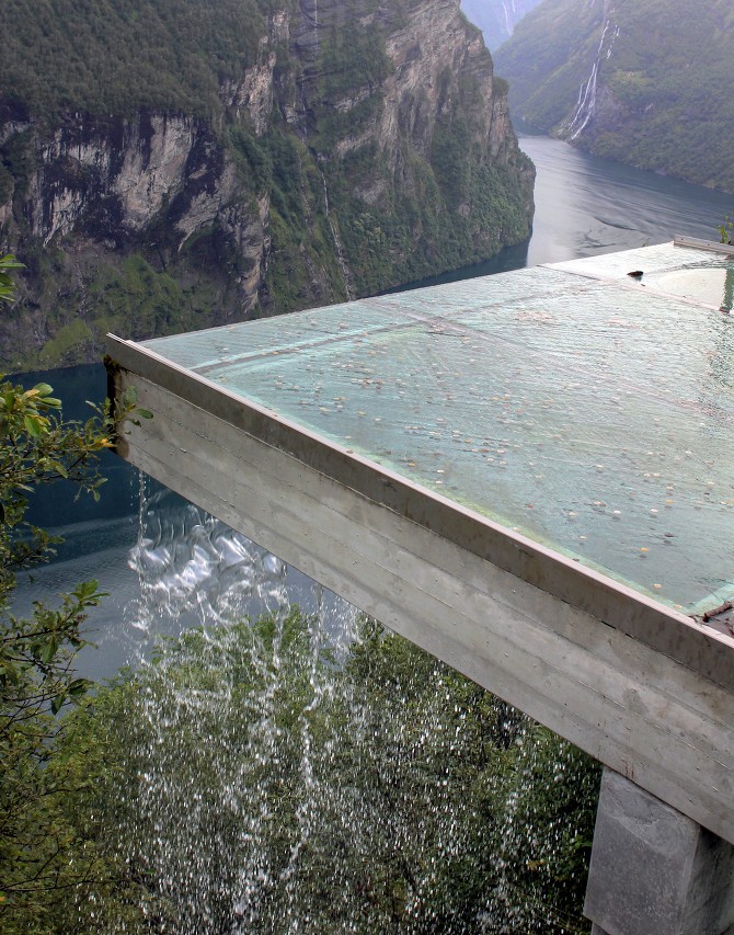 Geirangerfjord.  Ørnesvingen observation deck