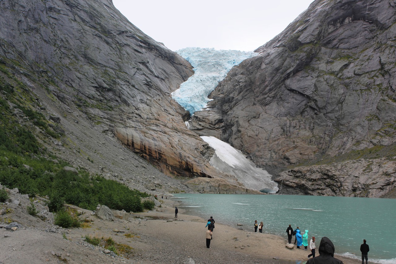 Briksdalsbreen glacier