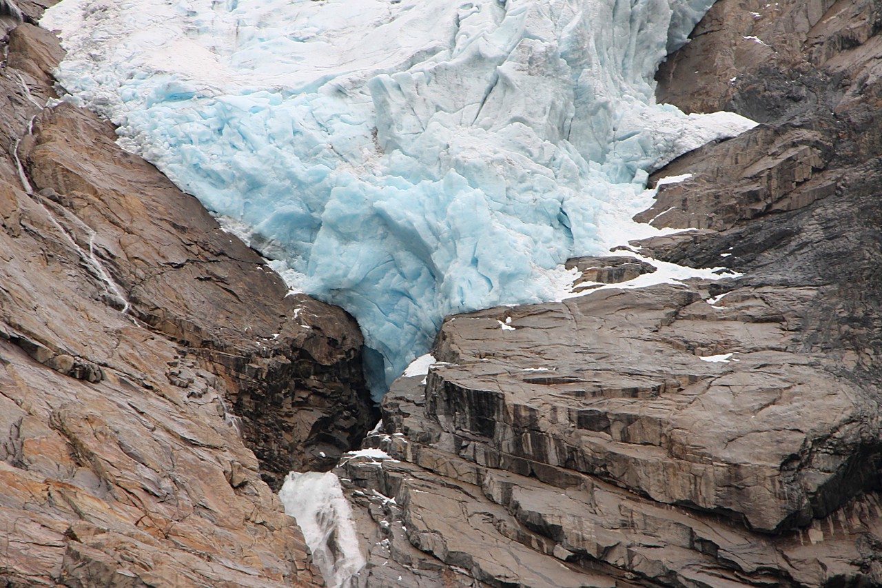 Briksdalsbreen glacier