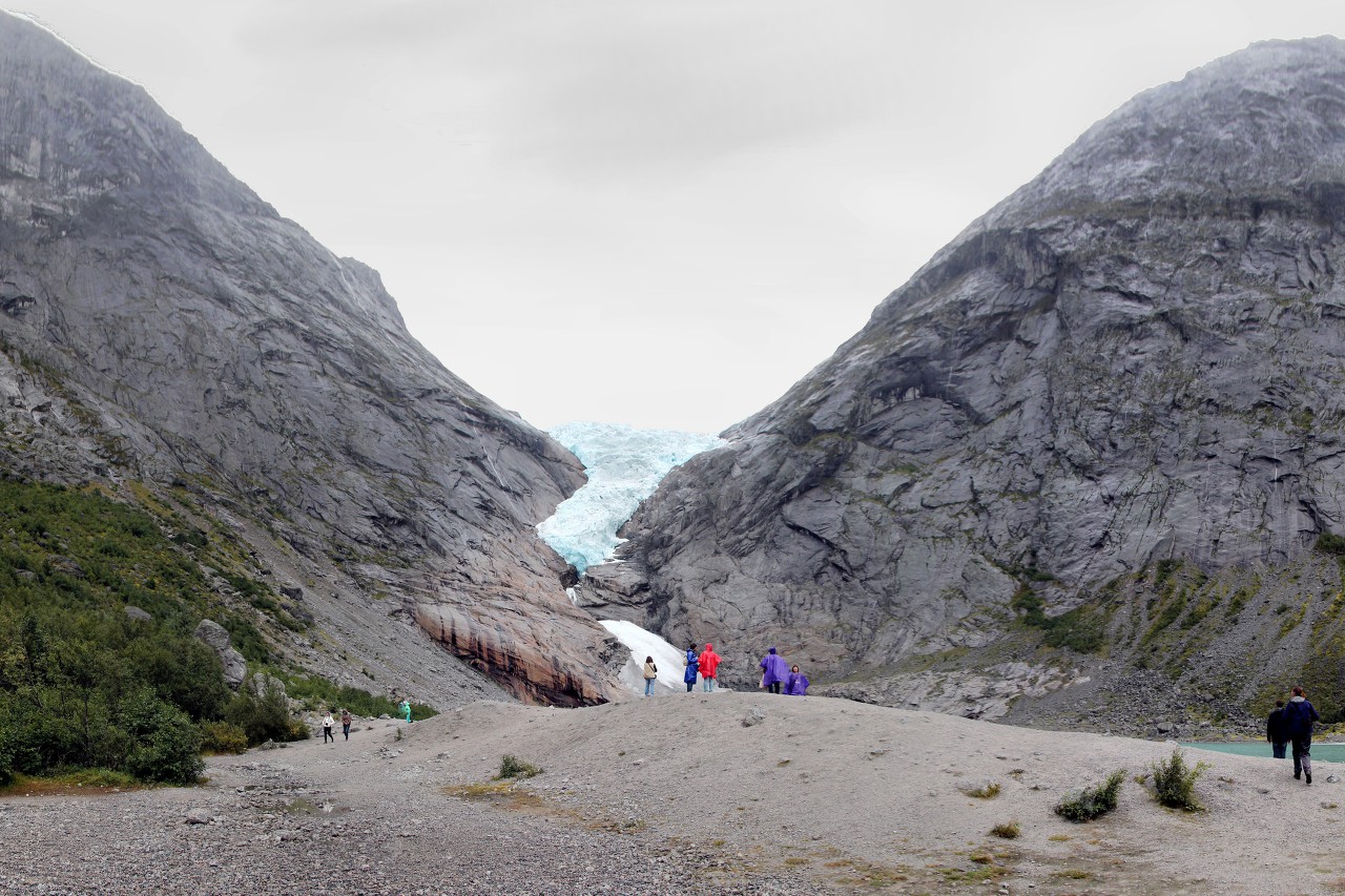 Briksdalsbreen glacier