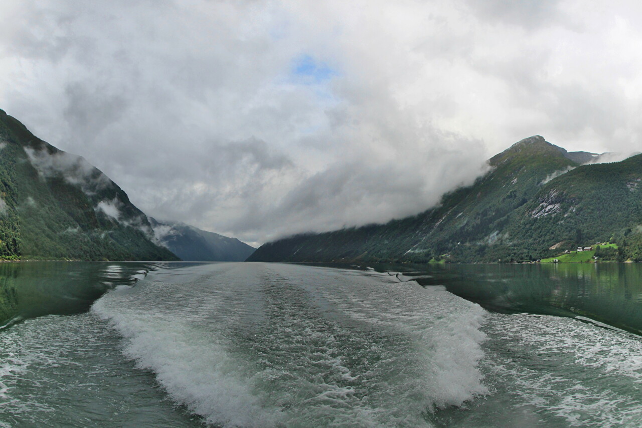 Fjærlandfjorden