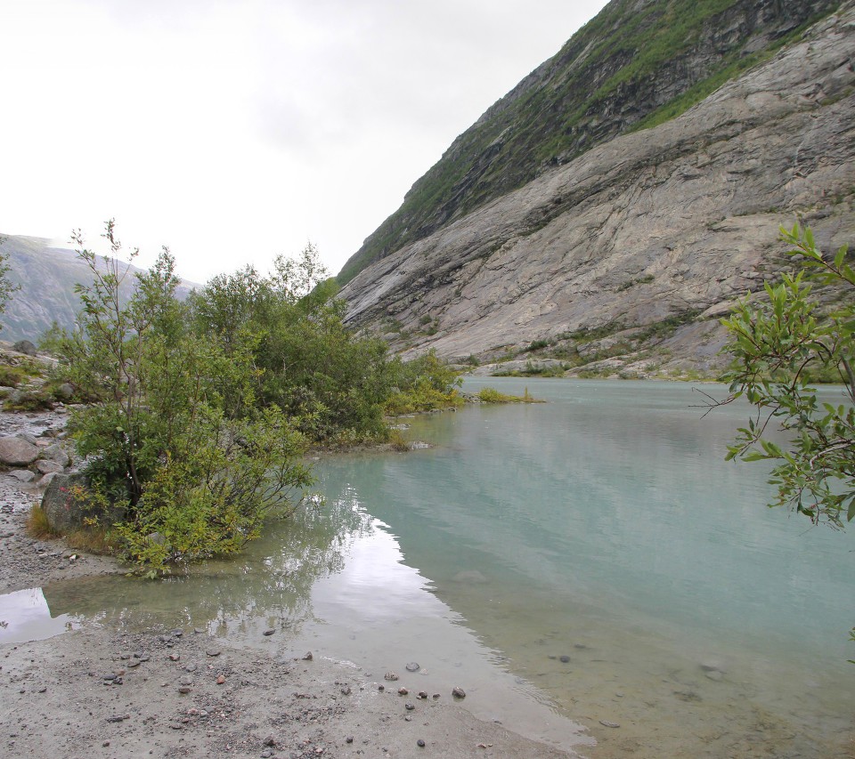 Ледниковое озеро Нигардсбреватнет