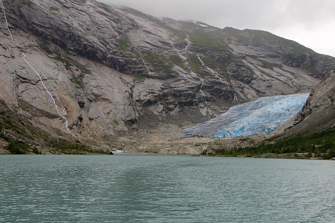 Ледниковое озеро Нигардсбреватнет