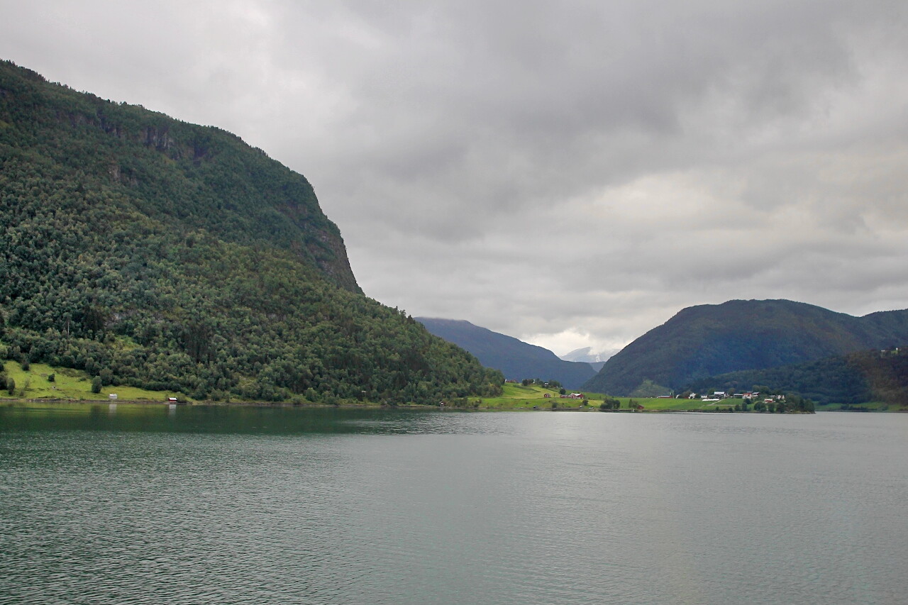 Барснес-фьорд (Barsnesfjorden)