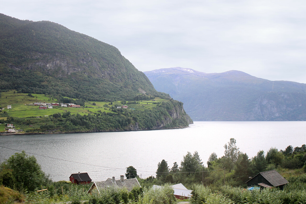 Loftesnessundet, Sogndal