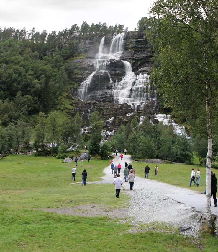 Twindefossen Waterfall