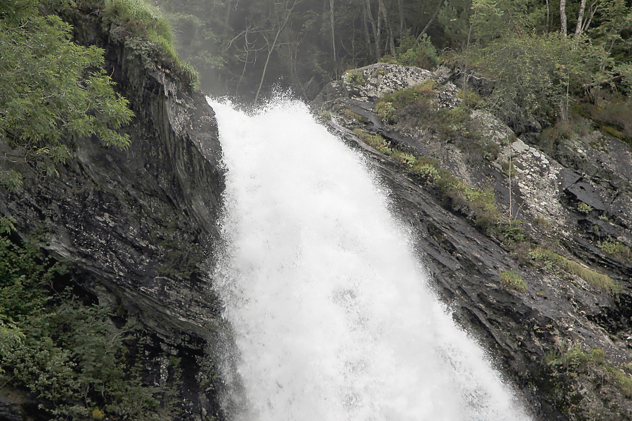 Steinsdalsfossen waterfall