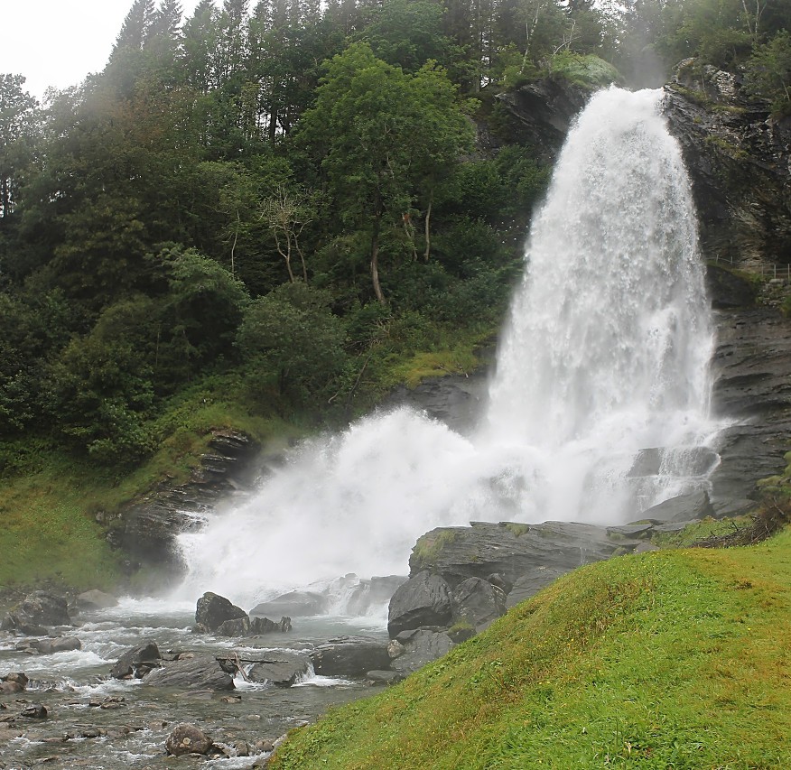 Steinsdalsfossen waterfall