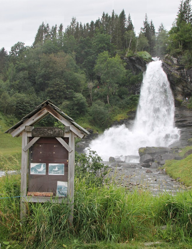 Steinsdalsfossen waterfall