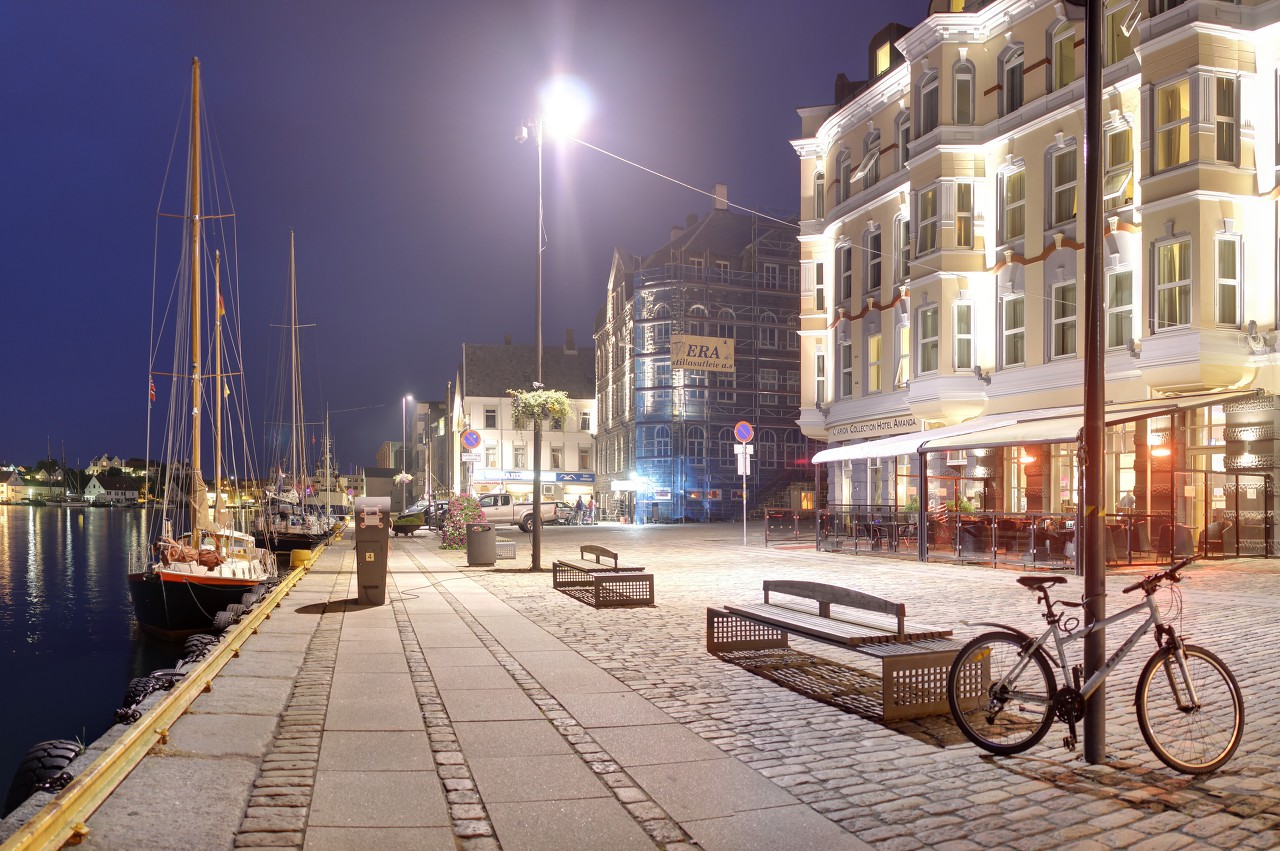 Night Haugesund, the Smedasundet Promenade