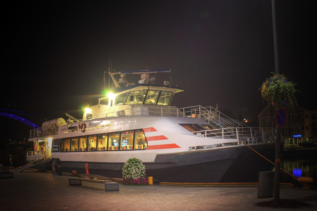 Night Haugesund, the Smedasundet Promenade