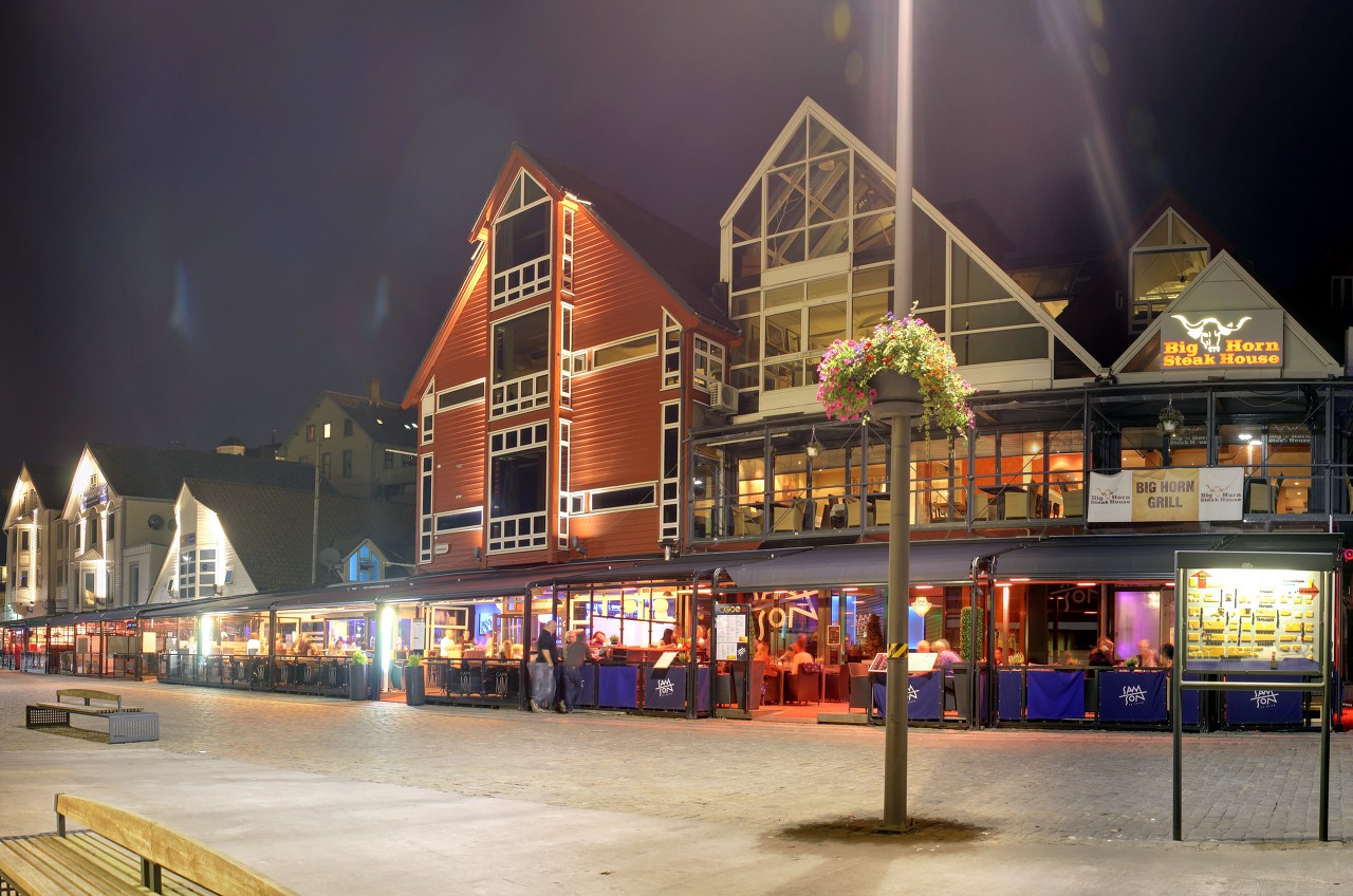 Night Haugesund, the Smedasundet Promenade