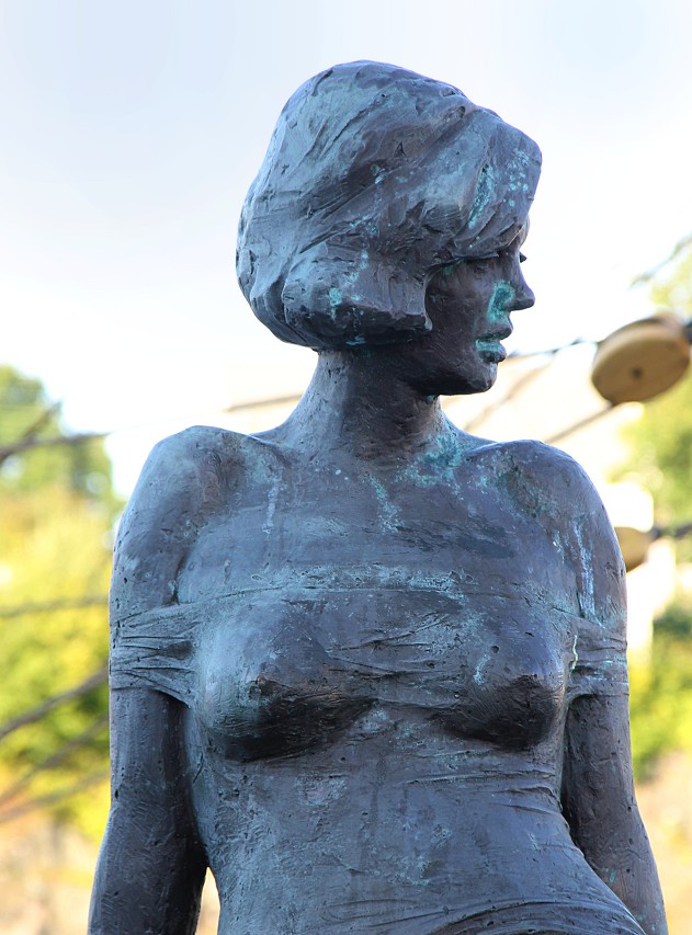 Marilyn Monroe monument, Haugesund