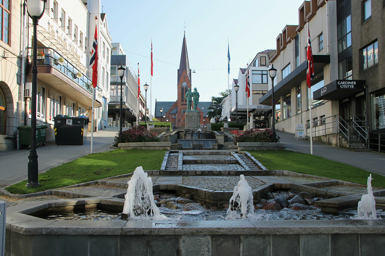 Torggata Square and Fishermen's Monument, Haugesund