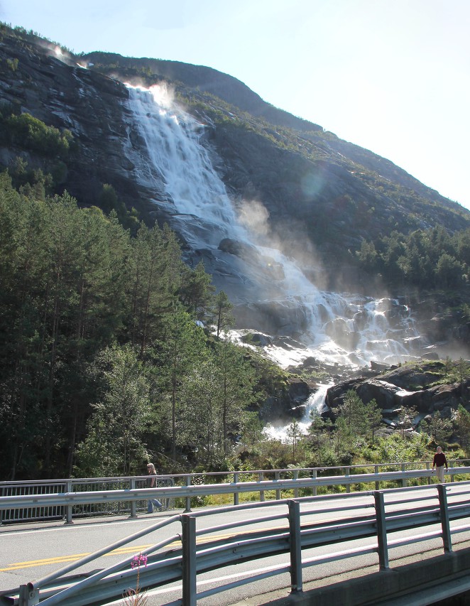 Langfossen Waterfall